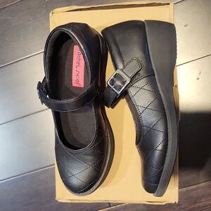 Mary Janes with velcro closure big girls size 4